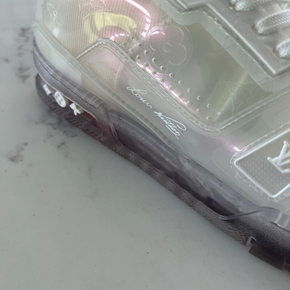 Louis Vuitton Clear
Trainers - Picture 9 of 11
